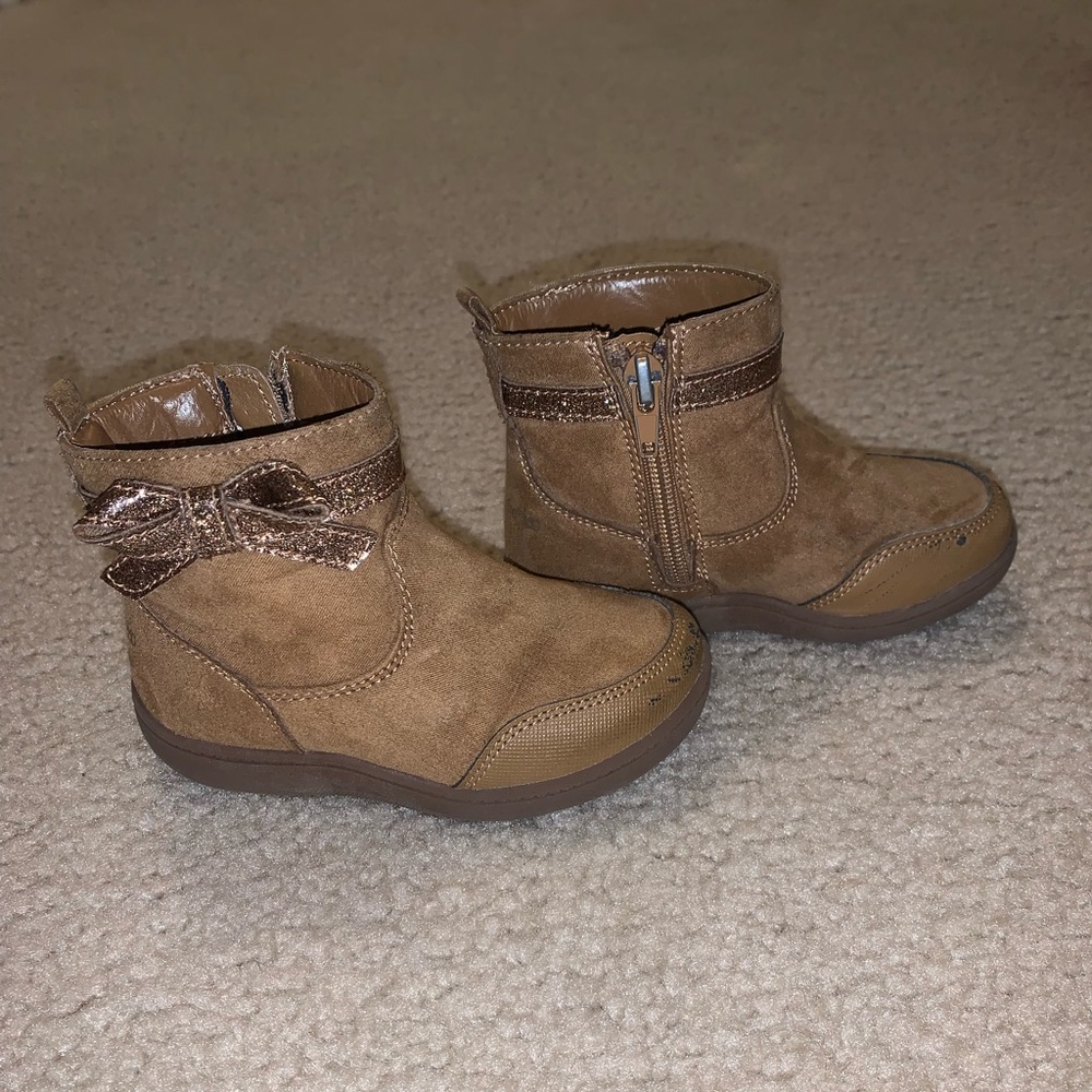 Boots for toddler girls, size 7